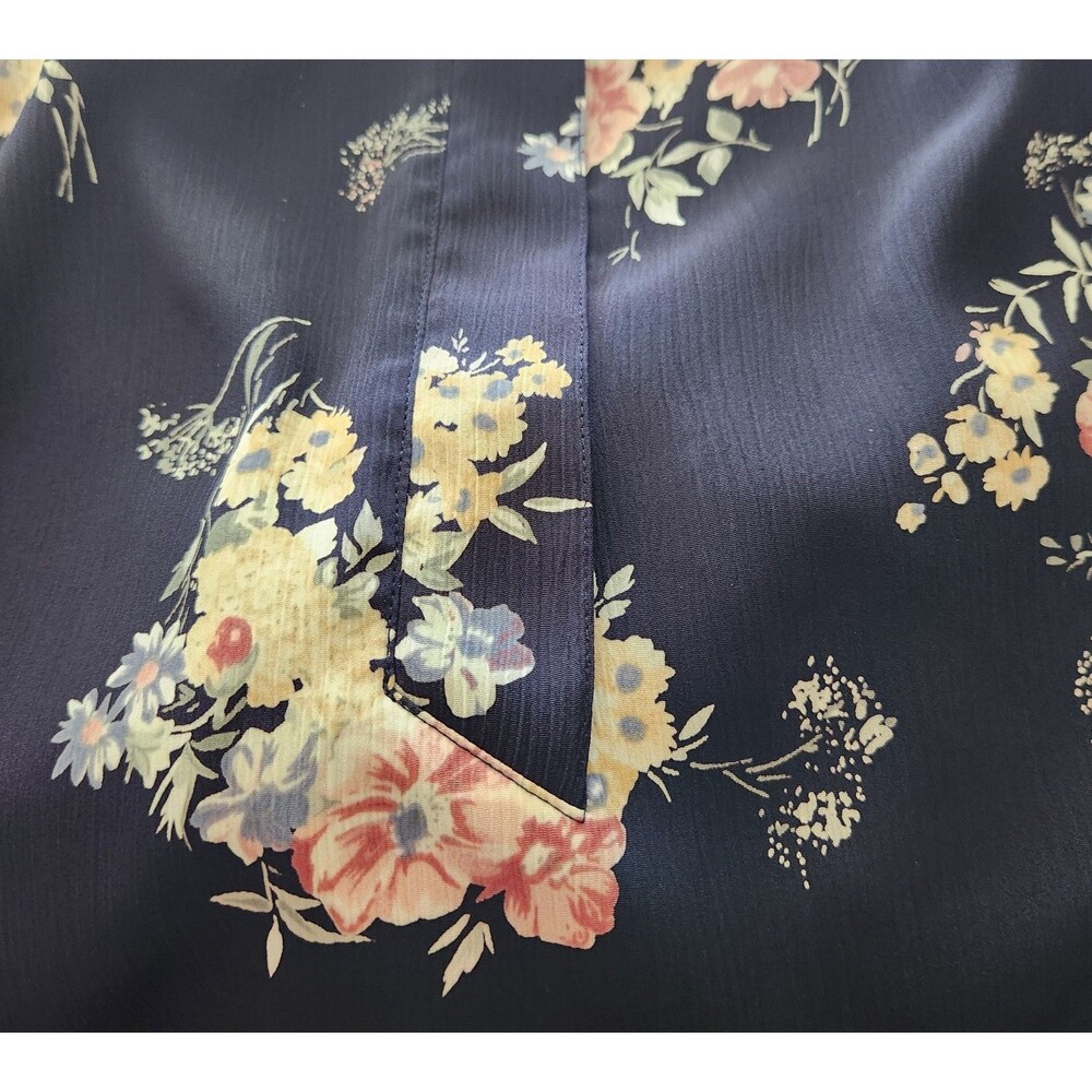 Alfred Dunner Women's Top Size 16 Navy Blue Floral Bouquets Polo Button Style - Picture 6 of 7
